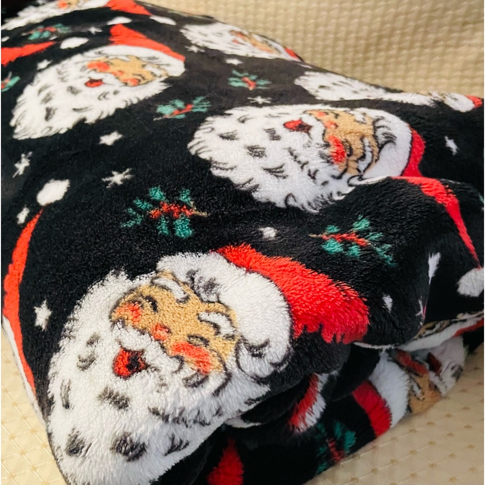 HOLIDAY Vintage Design Santa Claus Christmas Throw Blanket